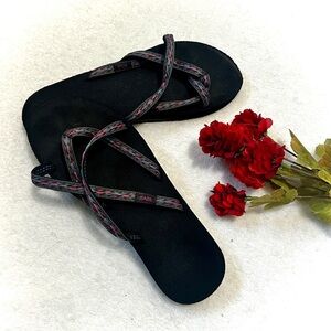 TEVA Olowahu Felicitas TEVA Olowahu Felicitas Strappy Flip Flop Sandal - Size 10